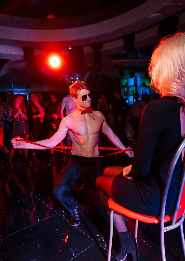 Стриптизерши в Реховоте — POPKI.VIP